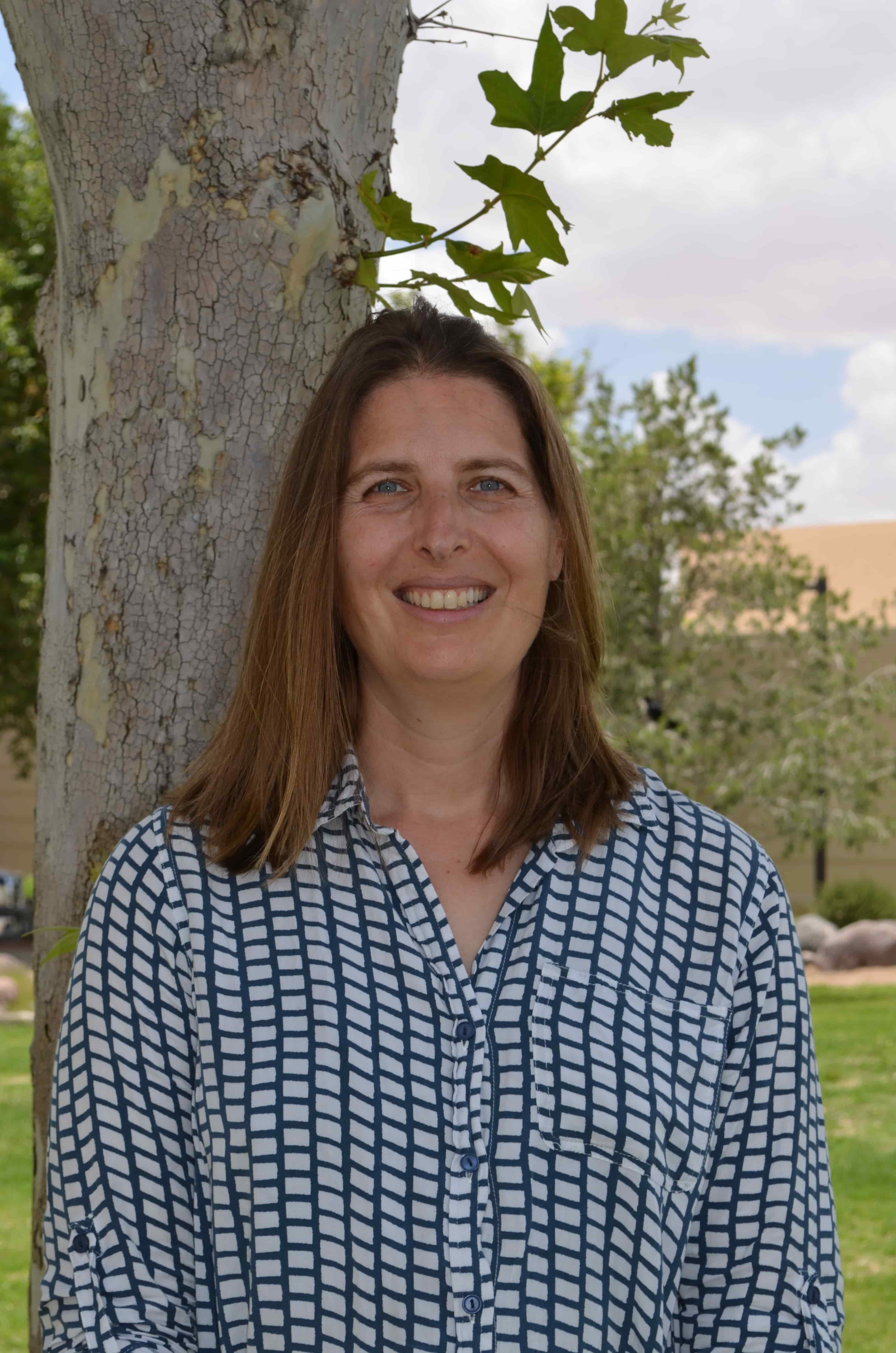 Portrait of Dr. Jennifer Peters